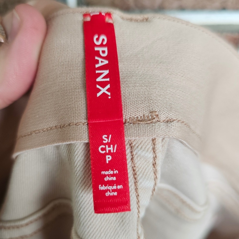 Spanx Stretch Twill 6 Inch Shorts 20358R size Small tan‎ khaki - Picture 4 of 6